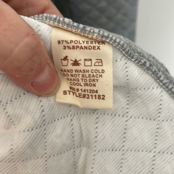 NWT Hem & Thread Quilted Gray Wrap Front Jacket/Sweater Pockets Size Medium - Picture 11 of 11